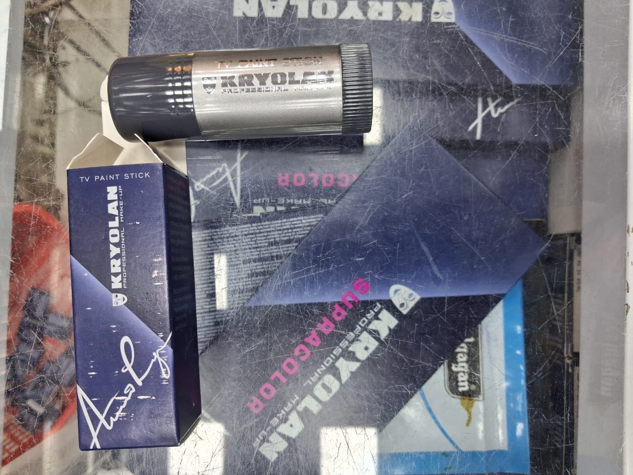 Kryolan TV Paint Stick Foundation - 25g Kryolan TV Paint Stick Foundation - 25g